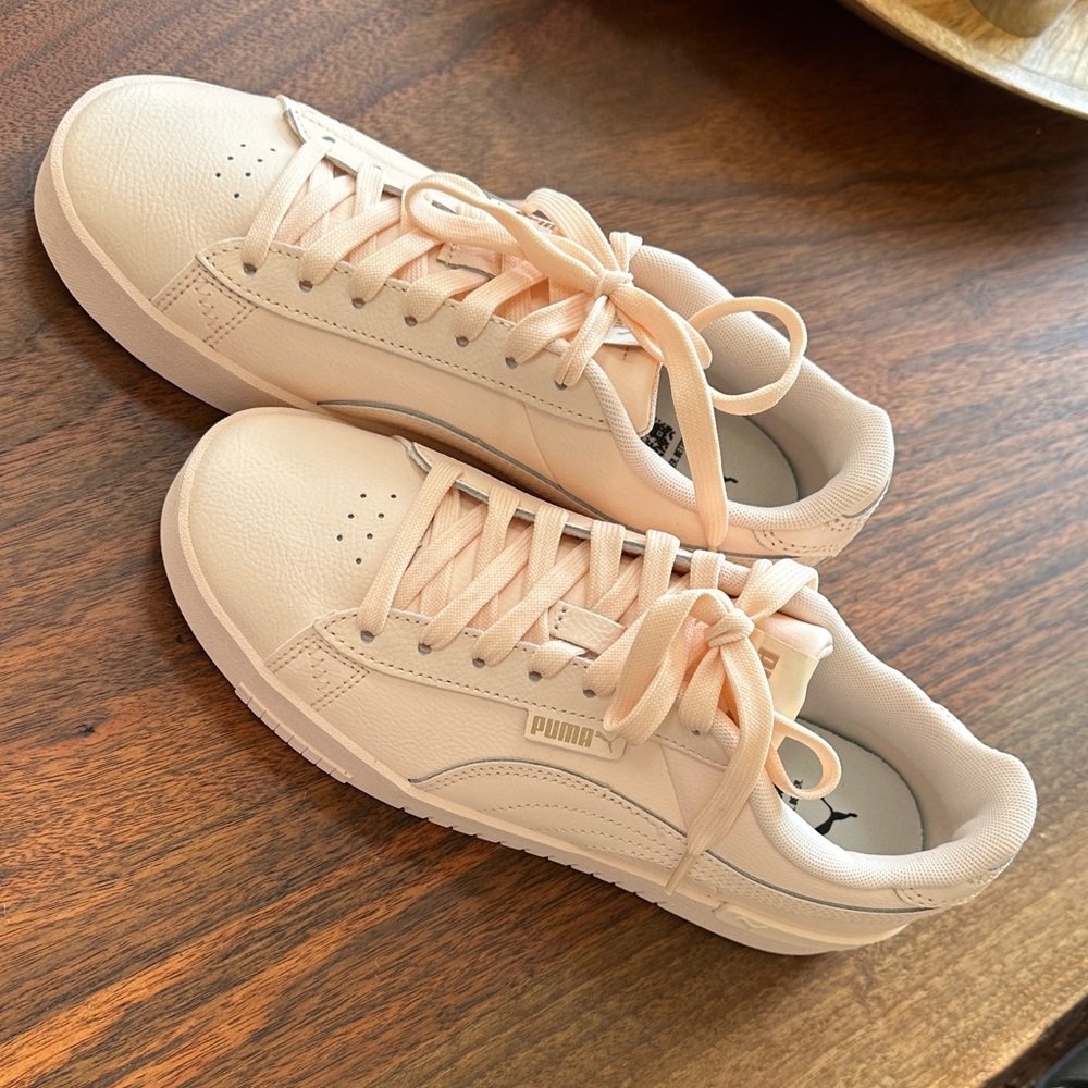 Puma Women's Soft Pink Sneakers NWOT - never worn